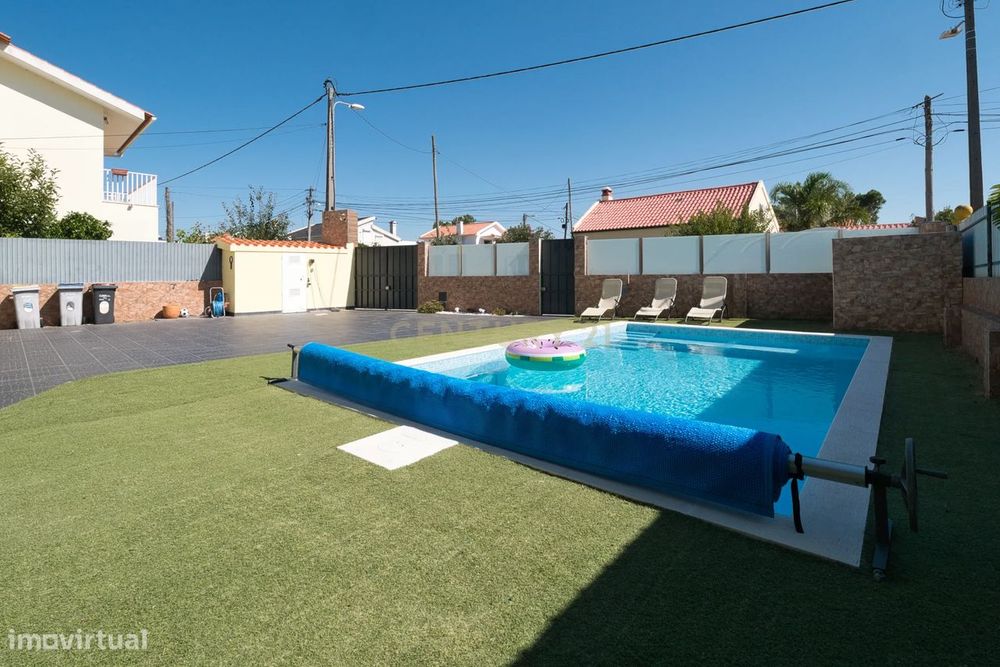 Moradia Térrea T3  com Piscina- Furo água  - Aroeira
