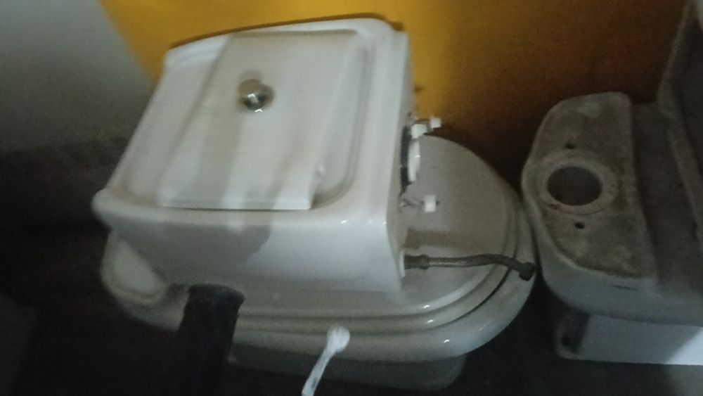 Duas sanitas + 1 bidé