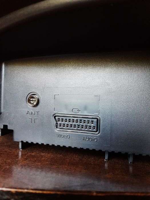 Телевизор -- ,,DAEWOO" бу. цв.