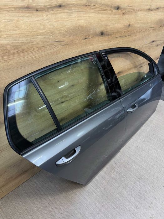 drzwi przedni prawe volkswagen golf 6 kolor la7t hb