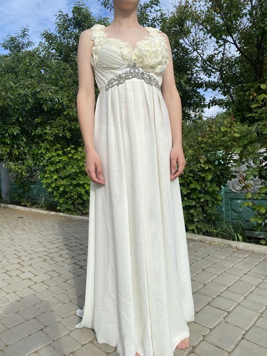 Сукня на випускний, на весілля