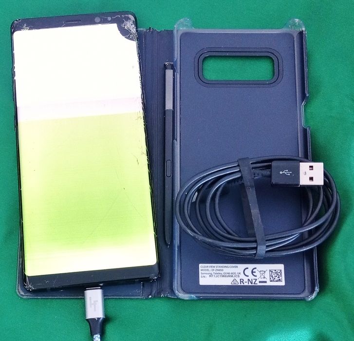 Samsung Note 8 SM-N950F, with original charger and stylus, used.64729517433857122