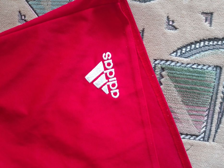 Продам мужские шорты adidas
