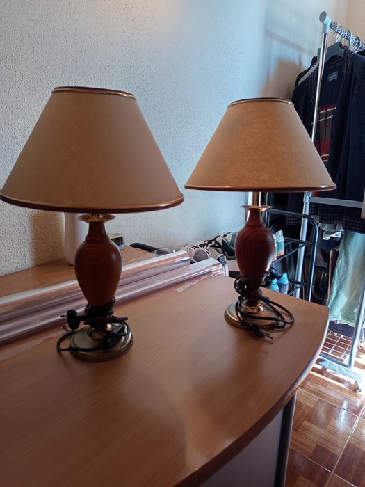 Dois candeeiros de quarto