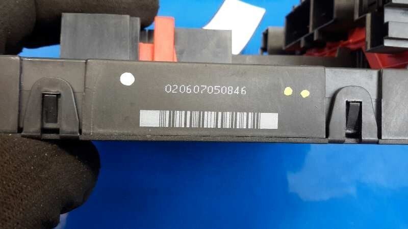 CAIXA RELÉS / FUSÍVEIS VOLKSWAGEN CADDY III FURGÃO 2006 -3C0937049D