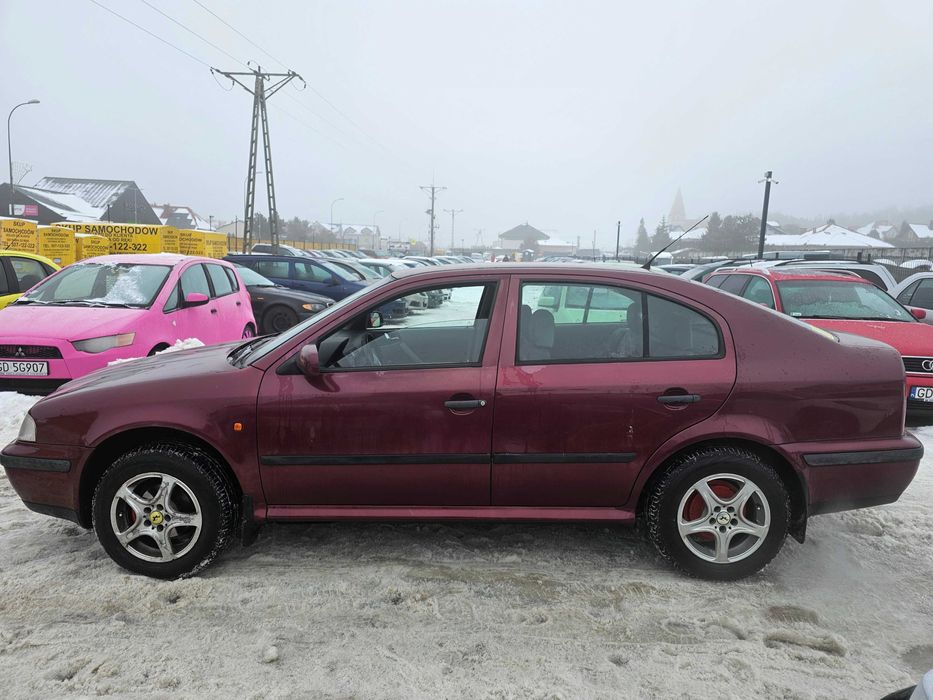 Skoda Octavia 2000r/1.6 benzyna/101KM/manual/sedan/okazja