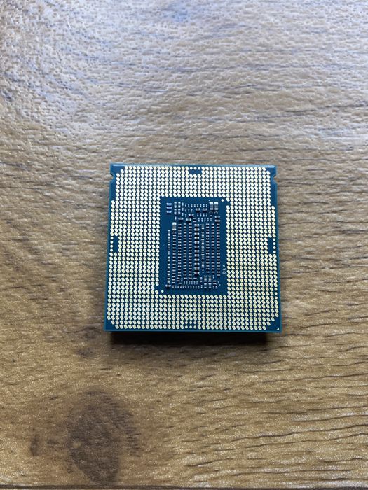 Процессор intel core i7 9700k 8 ядер 4.9 Ггц частота идеал 1151v2