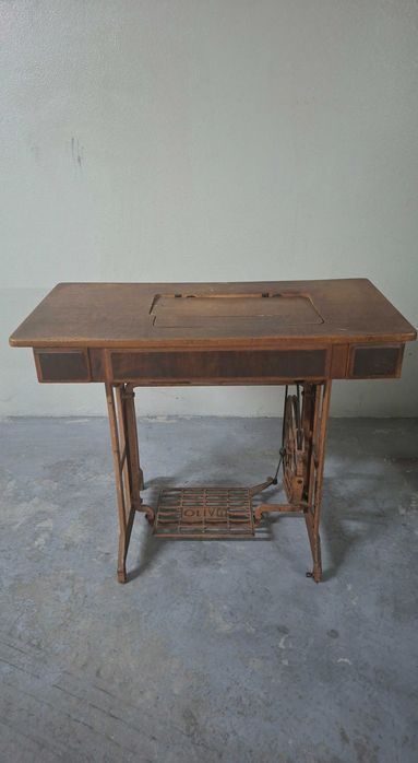 Máquina de costura em bom estado