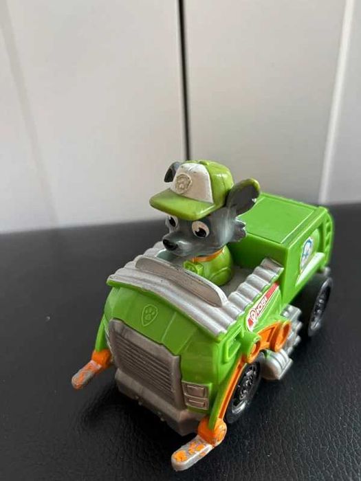 Psi Patrol – Rocky w zielonym pojeździe (recykling)