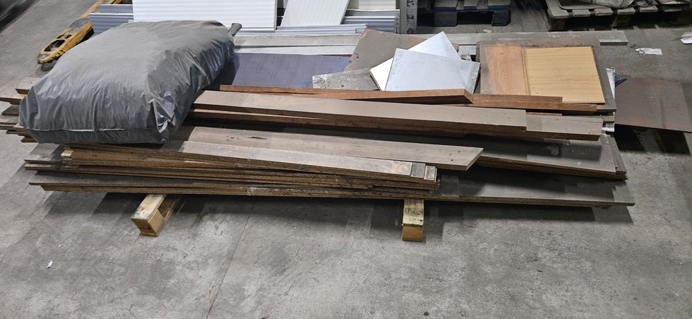 Palete com madeira, diversos tamanhos