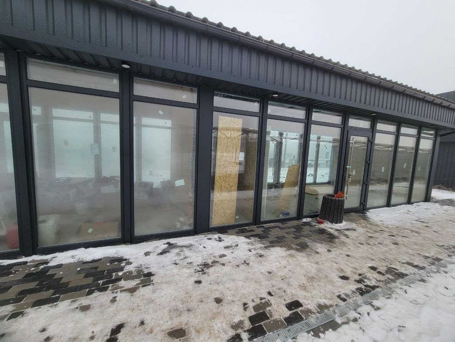 Оренда приміщення з водою і каналізацією. Прохідна локація.