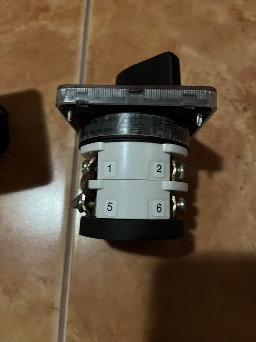 Перемикач фаз.