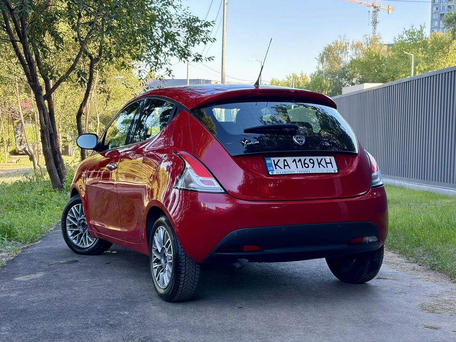 Lancia Ypsilon 2012