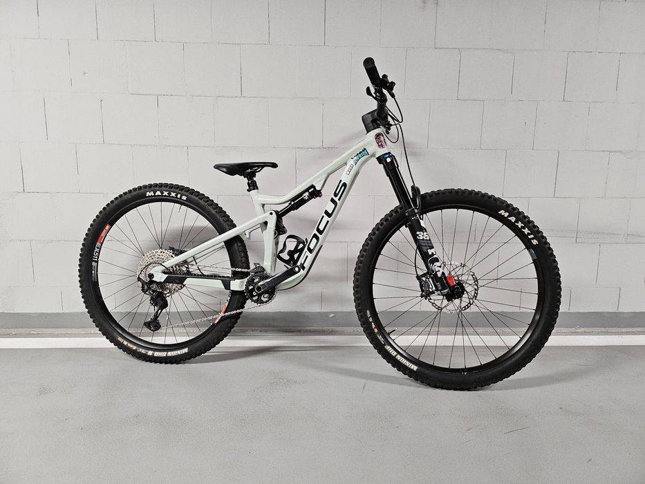 Sprzedam rower Focus Jam 6.9 S 2024 na Fox 150mm skoku Shimano XT