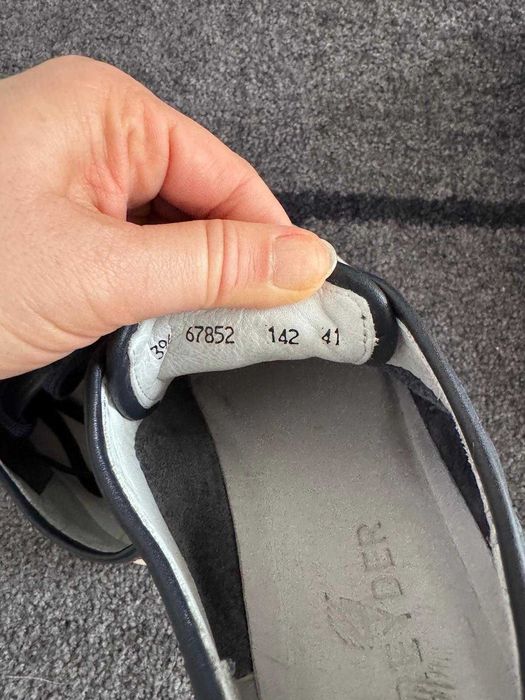 Sapatos de Couro Nº 41 – Como Novos