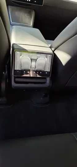 Tesla  model Y 2025