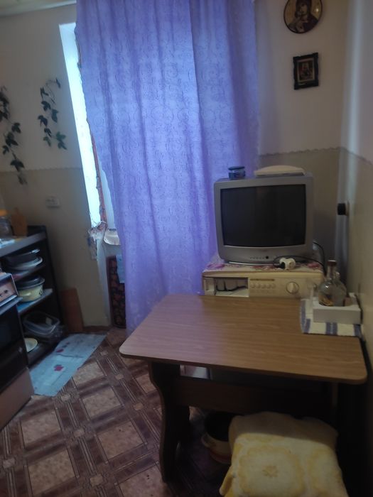 Продам 2 кімнатну  квартиру