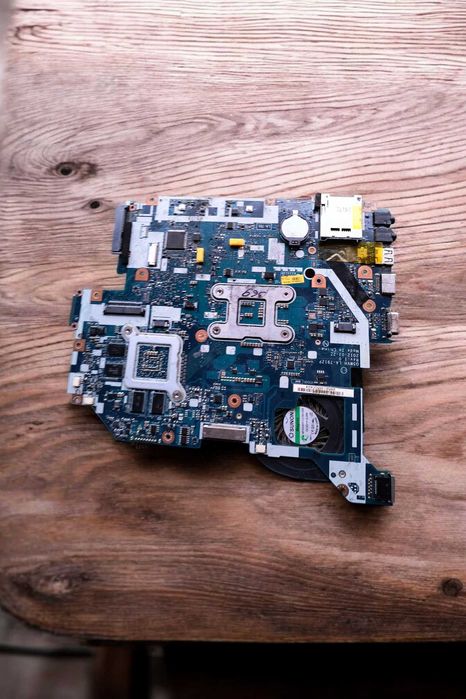 Мат. плата Q5WVH LA-7912P Rev:1.0 для Acer Aspire E1-531