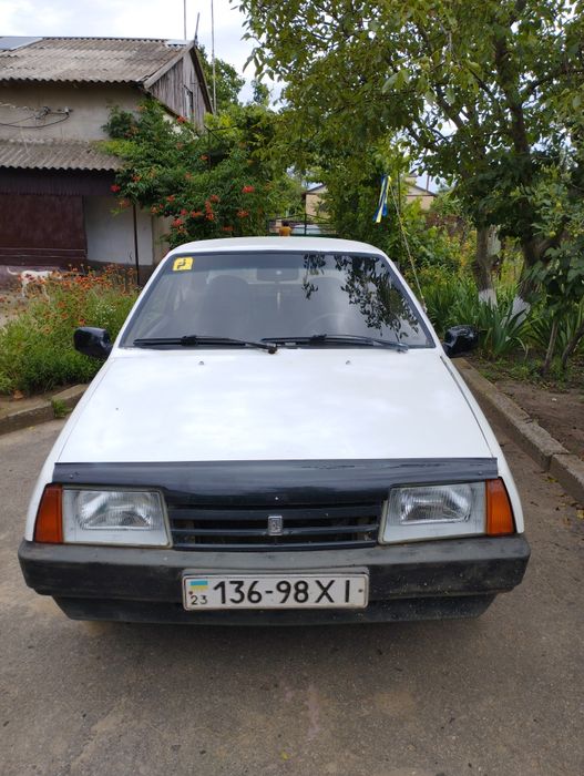 Автомобіль Ваз 2108