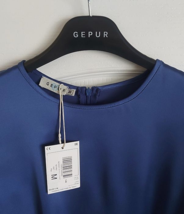 Платье синее , атласное , размер S, XS