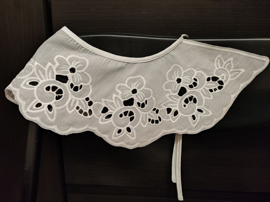 Комірець з мереживом. Накладні комірці