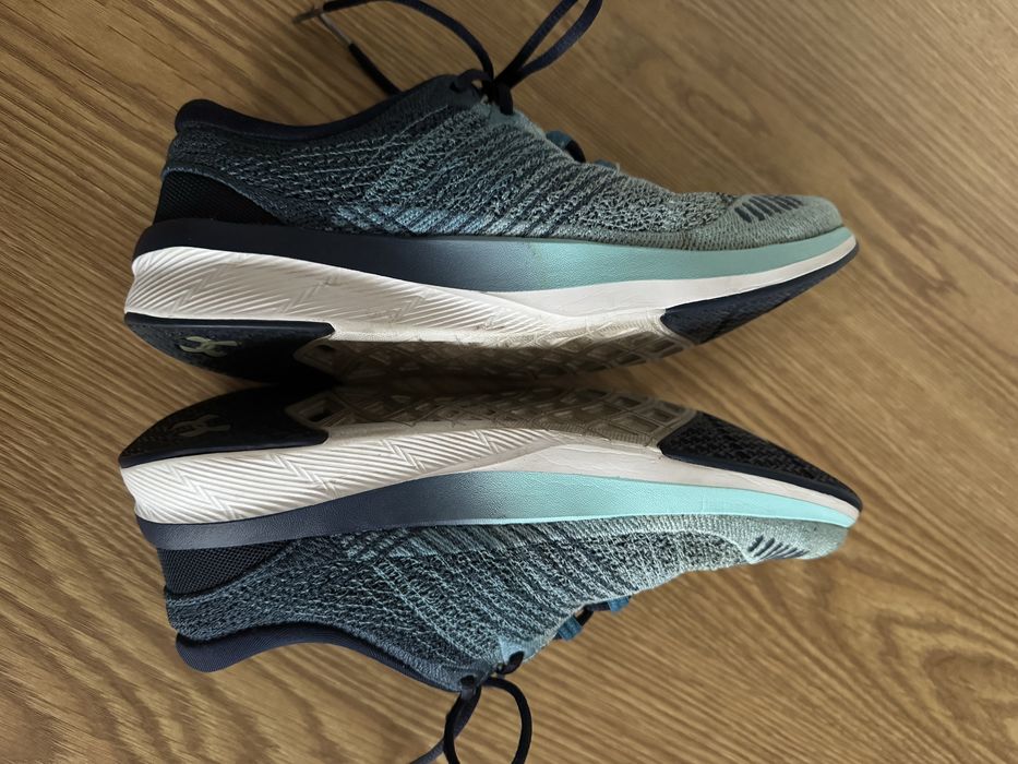 Under Armour Buty damskie sportowe dł. wkładki 24cm