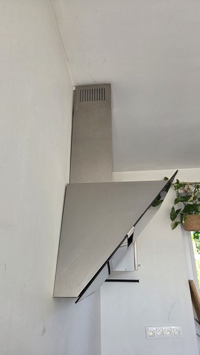 Okap kominowy/pochłaniacz Amica czarne szkło OKC6726l