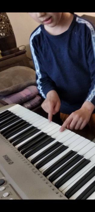 Синтезатор Yamaha  psr e303