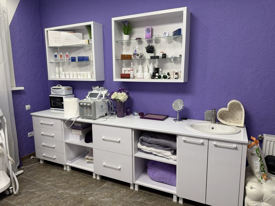 Меблі для салону/ кабінету/офісу