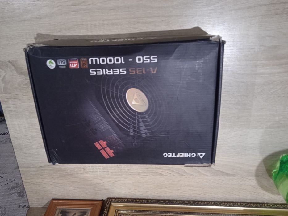 Продам блок питания CHIEFTEC