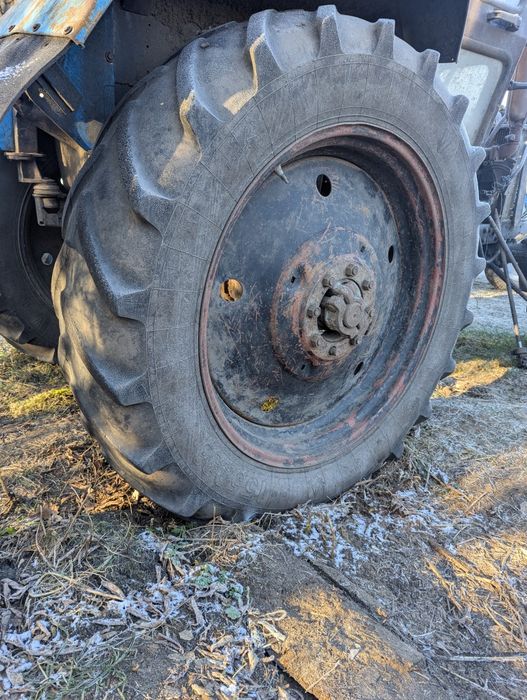 Диски МтЗ резина на запас колеса коло резина скат покришка МТЗ ЮМЗ Т40