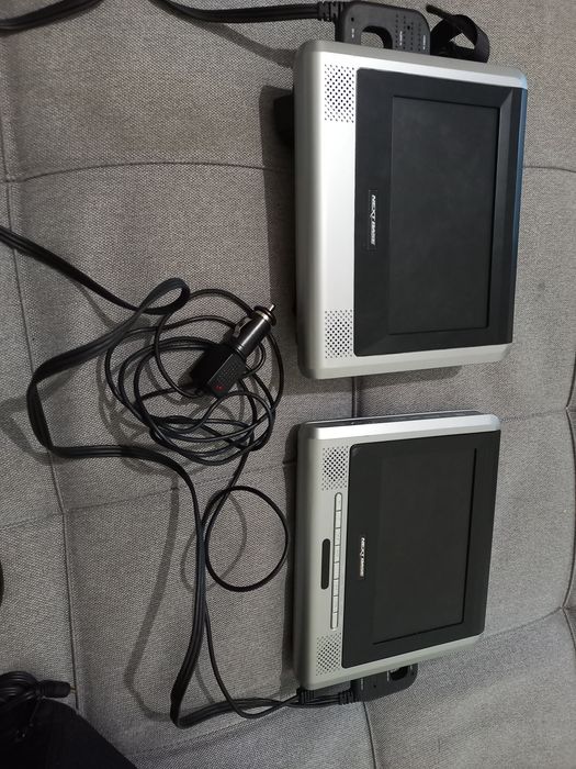 Leitor DVD duplo portátil  para viatura