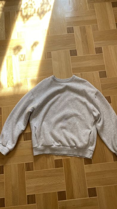 Продам утеплений світшот Bershka