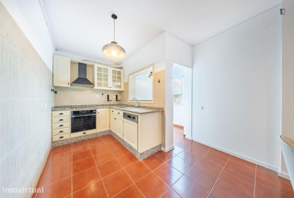 Quarto - localizado em Guimaraes