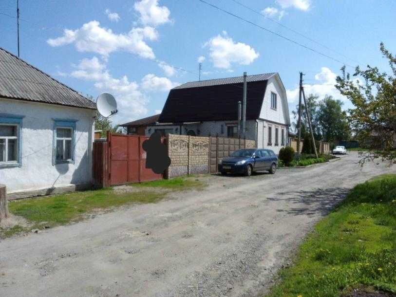 Продам ділянку 10 соток у центрі Золочева