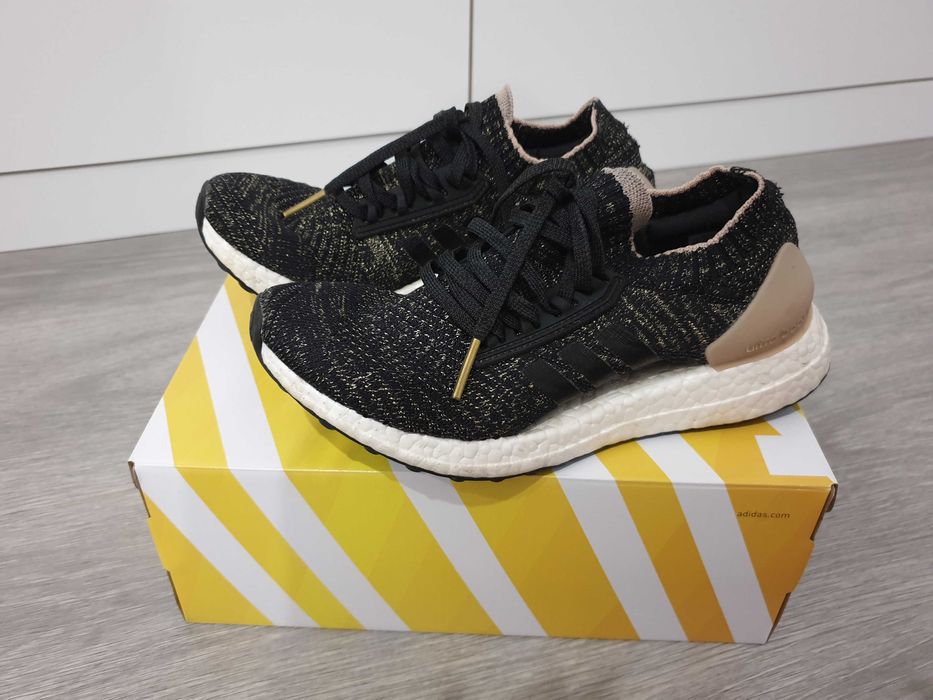 Sapatilhas/ Ténis Adidas Ultraboost, tam. 36 e 2/3