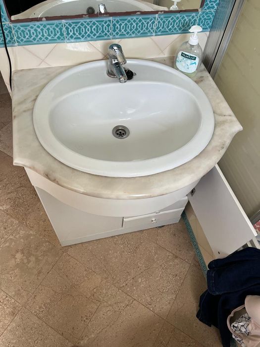Móvel WC completo com lavatório e torneira – ideal substituição/remodelação