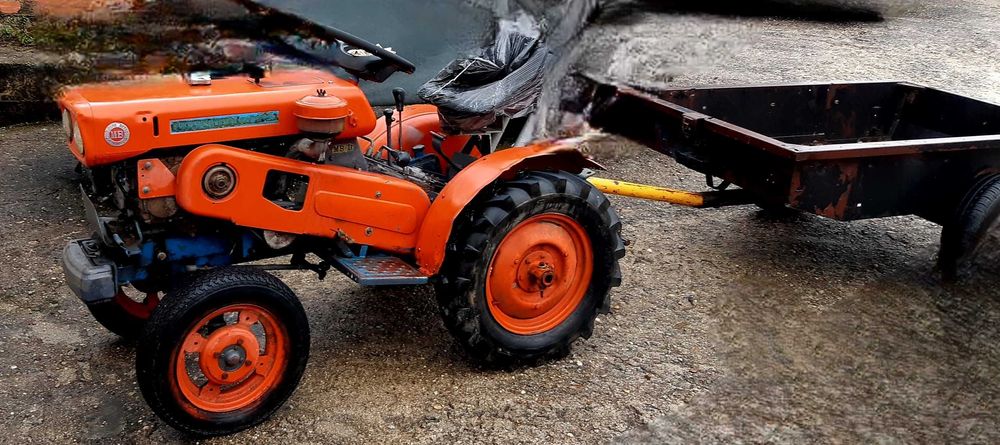 Mini trator com alfaias