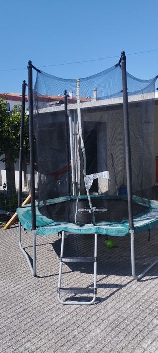 Trampolim hexagonal 240 com escada, Decathlon.