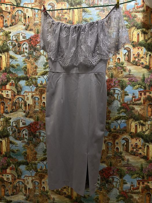 Гарна сіра сукня з мереживом розмір хс, невелика с