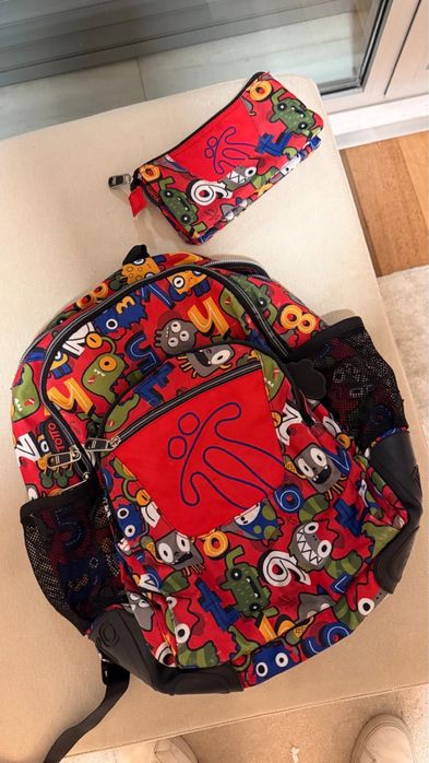 Mochila + estojo Totto
