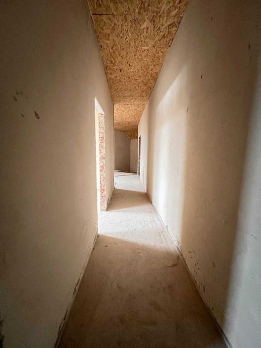 Продається простора 3 кім. квартира в новобудові площею 131 м2