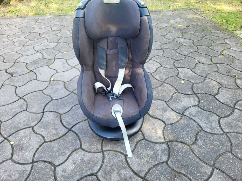 Fotelik samochodowy Maxi-Cosi Rubi XP 9-18 kg w bardzo dobrym stanie bezwypadkowy