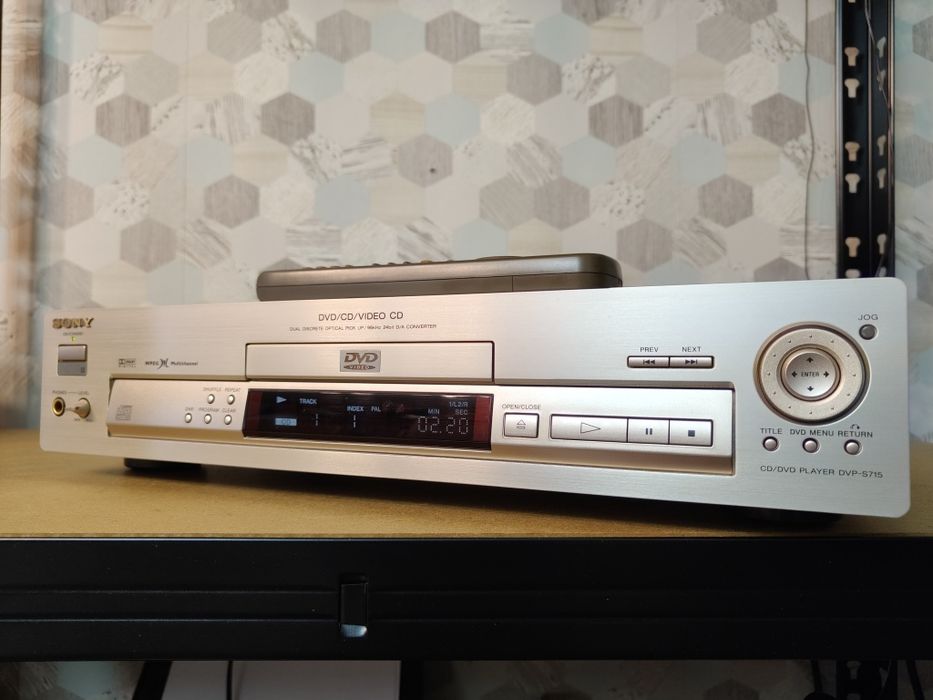 Odtwarzacz DVD CD Sony DVD-S715 z pilotem złoty