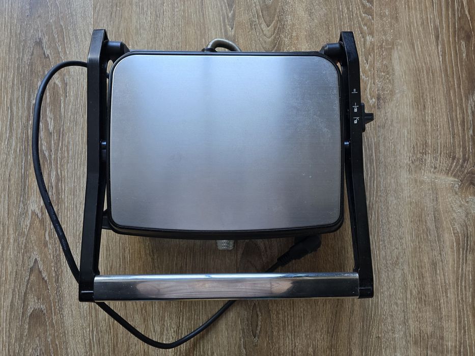 Grill elektryczny MPM MGR-09M