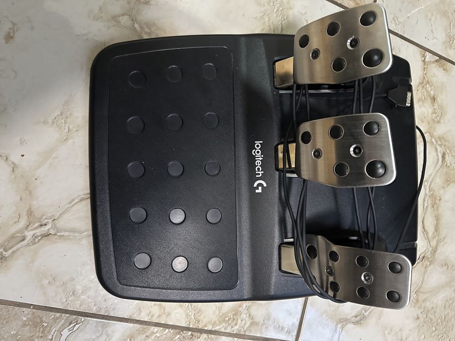 Руль Logitech G29 + педали