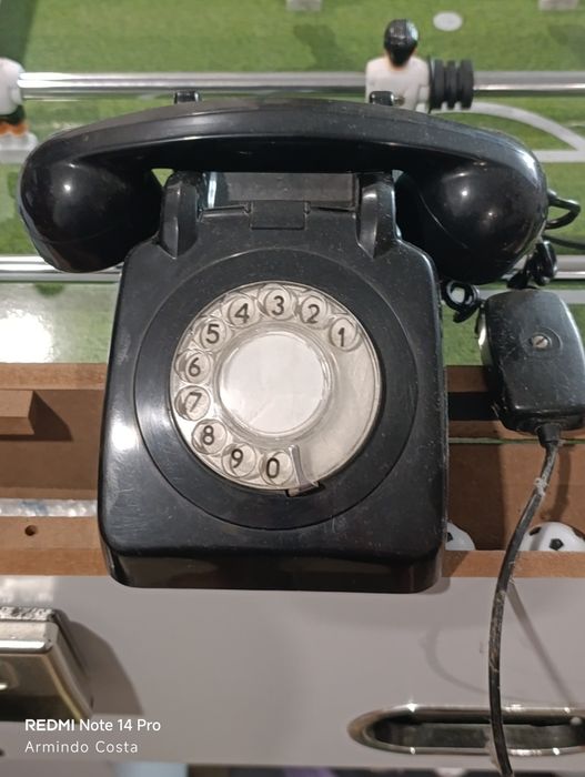 Telefone de baquelite preto