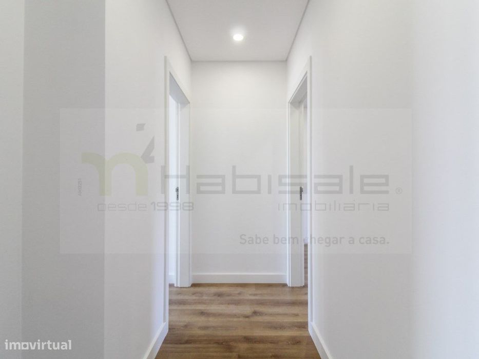 Apartamento T3 com varanda e barbecue | Paradela, Santo António dos...