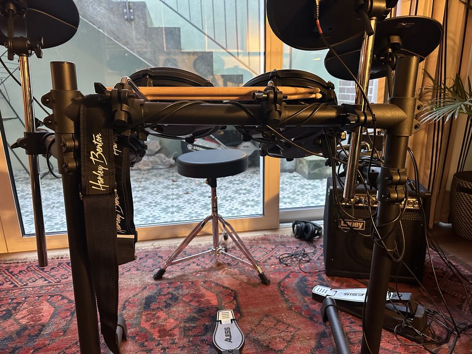 Bateria digital e amplificador
