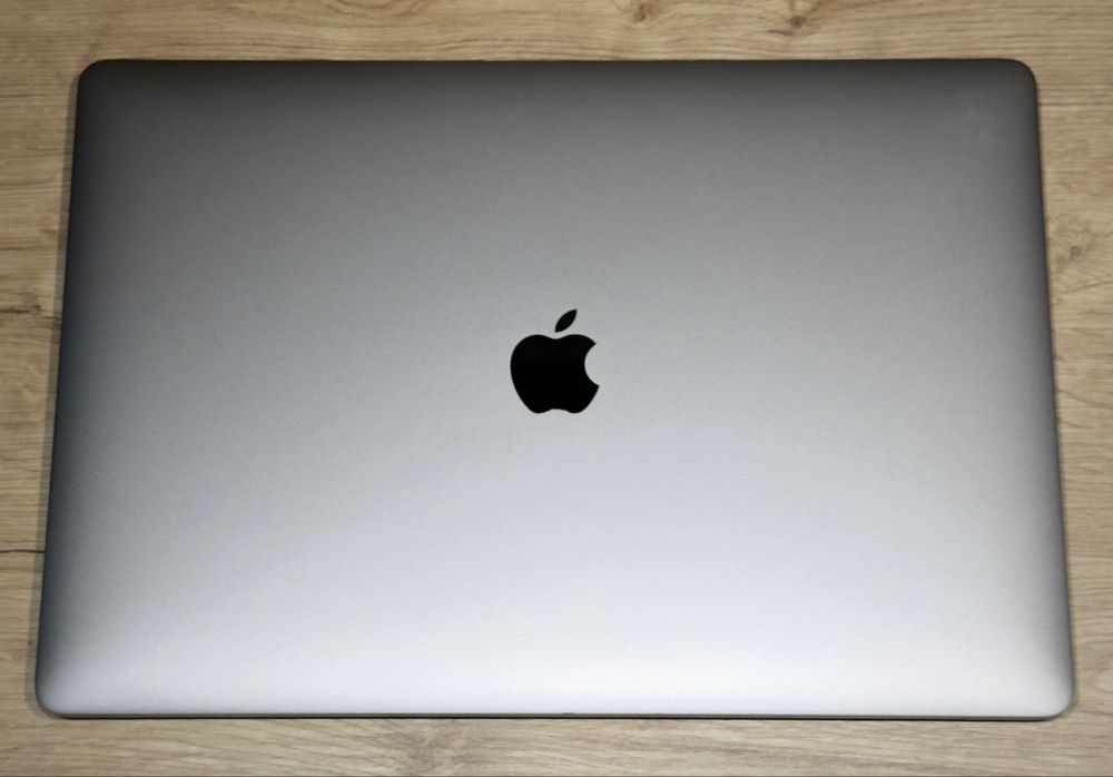 MacBook Pro 2019 15.4”